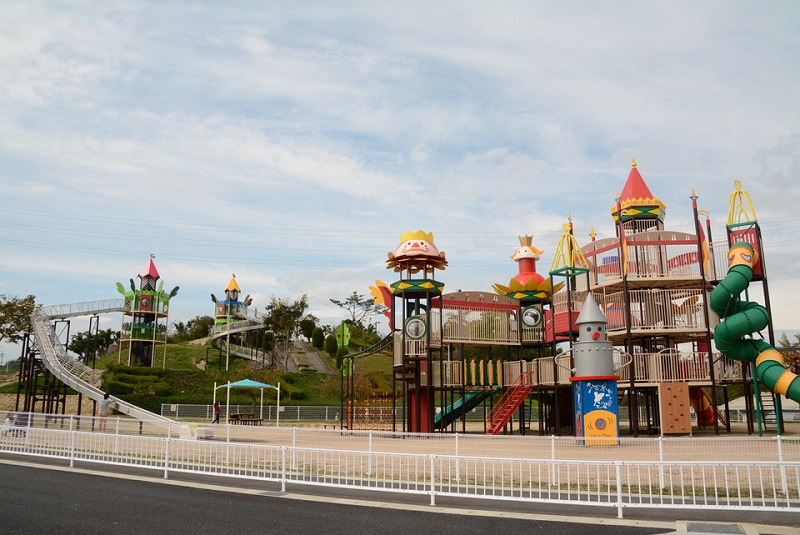 三木山総合公園の遊具施設